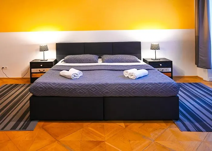 Apartment Spacious For 4 Near Ringstrasse & Metro U2