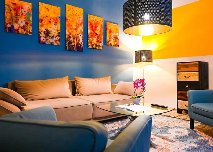 Spacious For 4 Near Ringstrasse & Metro U2 فيينا