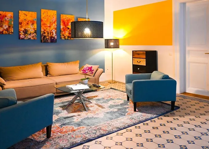 Apartment Spacious For 4 Near Ringstrasse & Metro U2 *