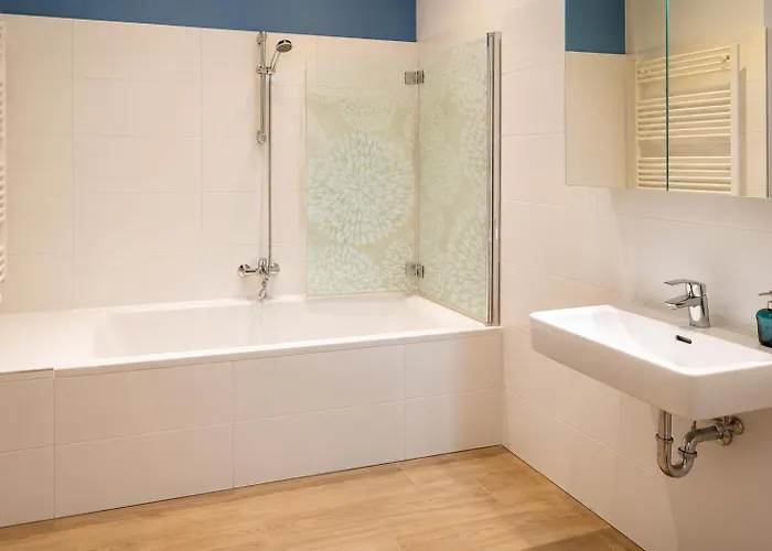 Spacious For 4 Near Ringstrasse & Metro U2 Apartment Wien